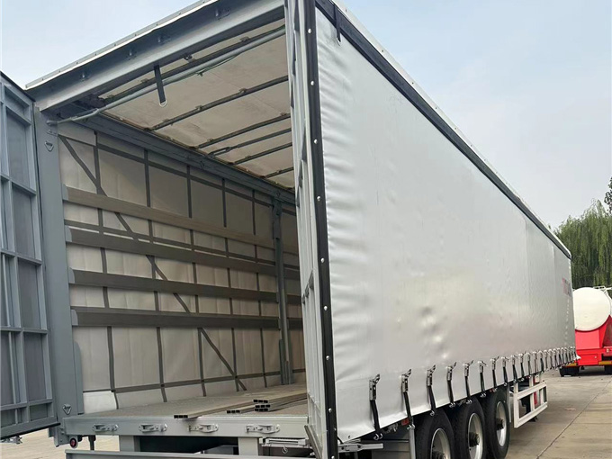 側簾半掛車